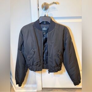 ALO Yoga Cropped Bomber - Black XS